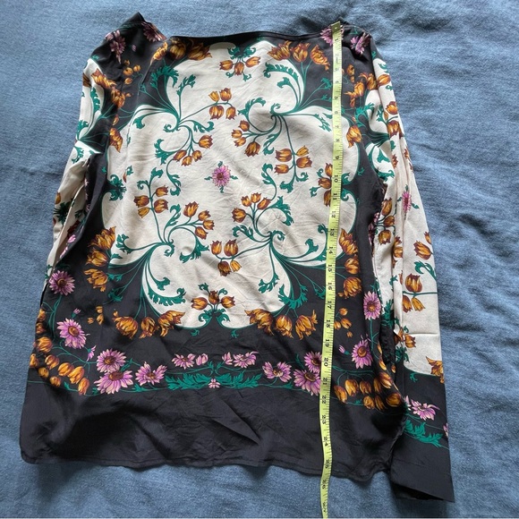 Maeve 100% silk floral top - Picture 4 of 10